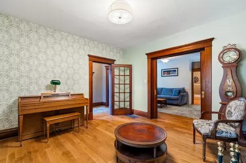 Entry Way - 167 E Mithoff St, Columbus, OH 43206 photo 4 of 5