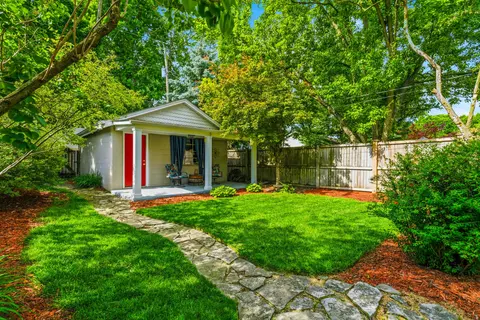 Exterior - 167 E Mithoff St, Columbus, OH 43206 photo 13 of 18