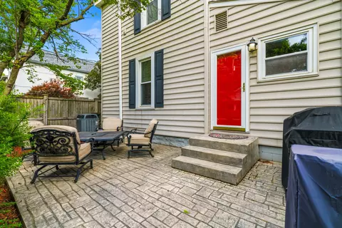 Exterior - 167 E Mithoff St, Columbus, OH 43206 photo 9 of 18