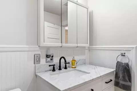 Bath - 167 E Mithoff St, Columbus, OH 43206 photo 7 of 7