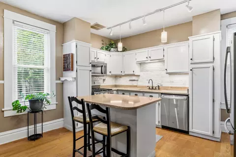 Kitchen - 167 E Mithoff St, Columbus, OH 43206 photo 3 of 6