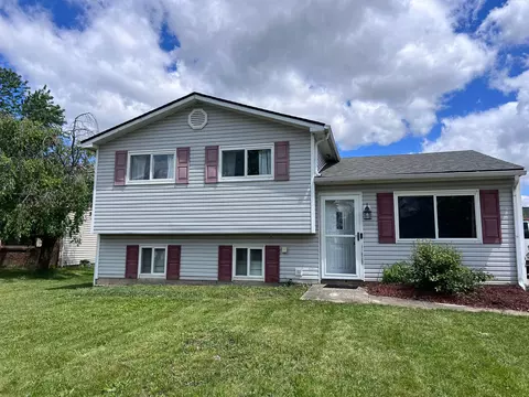 5888 Starcrest Dr, Galloway, OH 43119