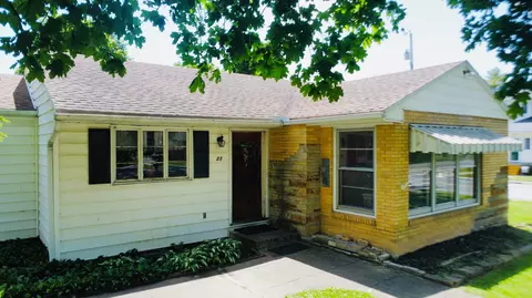 23 State St, Jeffersonville, OH 43128