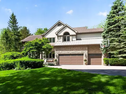 9750 Erin Woods Dr, Dublin, OH 43017