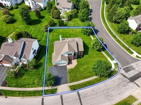 2263 Bold Venture Dr, Lewis Center, OH 43035