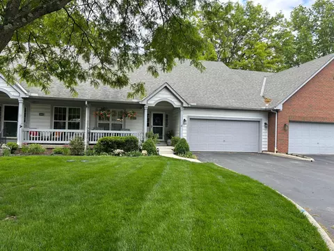6445 Upper Lake Cir, Westerville, OH 43082