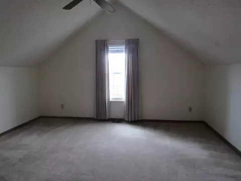 Bedroom - 1274 Wilshire Ct, Circleville, OH 43113 photo 2 of 2
