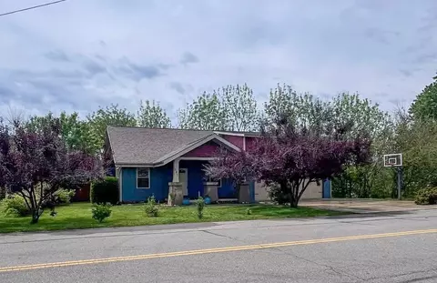 531 N Main St, Sugar Grove, OH 43155