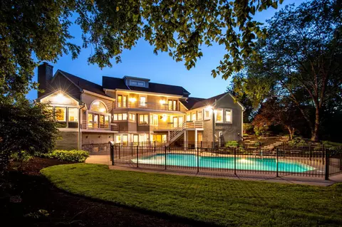 2323 Colts Neck Rd, Blacklick, OH 43004