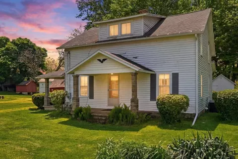 8040 Thayer Rd, Mount Vernon, OH 43050