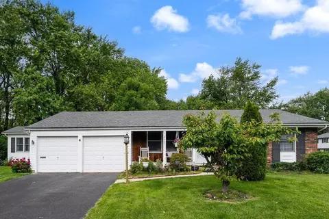 6401 Peardale Rd E, Columbus, OH 43229