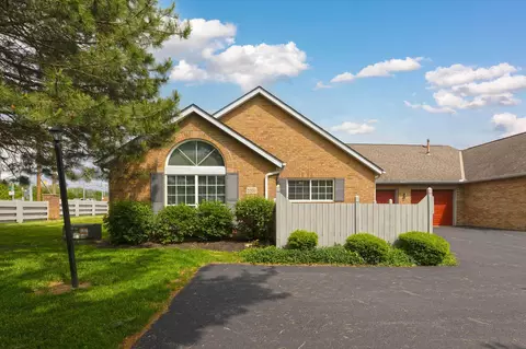 5359 Pond View Dr, Westerville, OH 43081