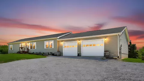 4780 Huggins Rd, Zanesville, OH 43701