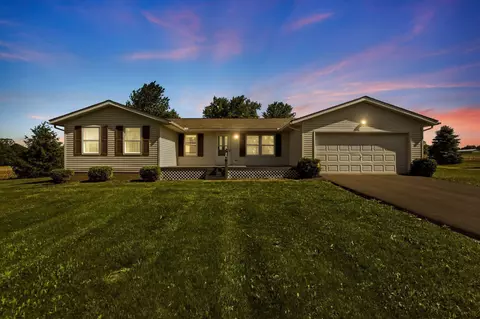 1274 Marion Rd NW, Utica, OH 43080