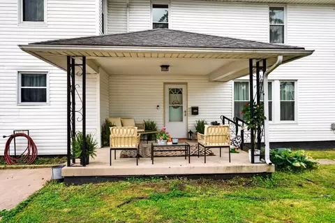 Exterior - 26 High St, Jackson, OH 45640 photo 4 of 8