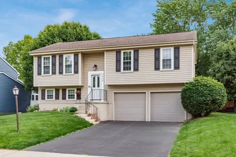 2405 Dorothy Ln, Grove City, OH 43123