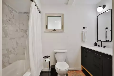 Bath - 268 Pingree Dr, Worthington, OH 43085 photo 1 of 4