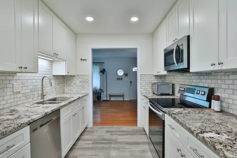 Kitchen - 268 Pingree Dr, Worthington, OH 43085 photo 4 of 4