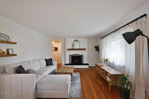 Living - 268 Pingree Dr, Worthington, OH 43085 photo 1 of 3