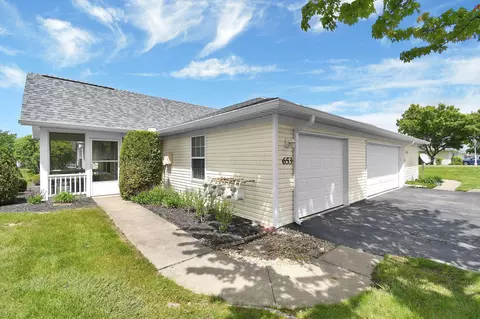 653 Villa Dr, Ontario, OH 44906
