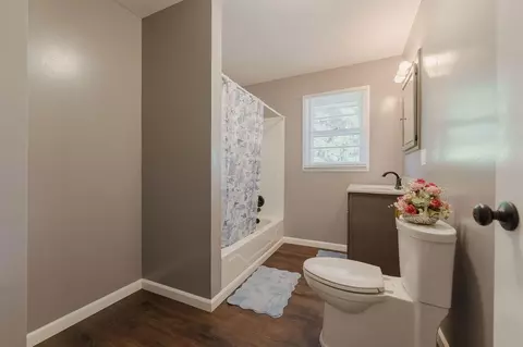 Bath - 375 Kingston Pike, Circleville, OH 43113 photo 2 of 2