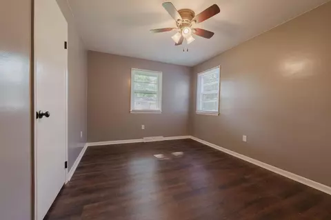 Bedroom - 375 Kingston Pike, Circleville, OH 43113 photo 2 of 3