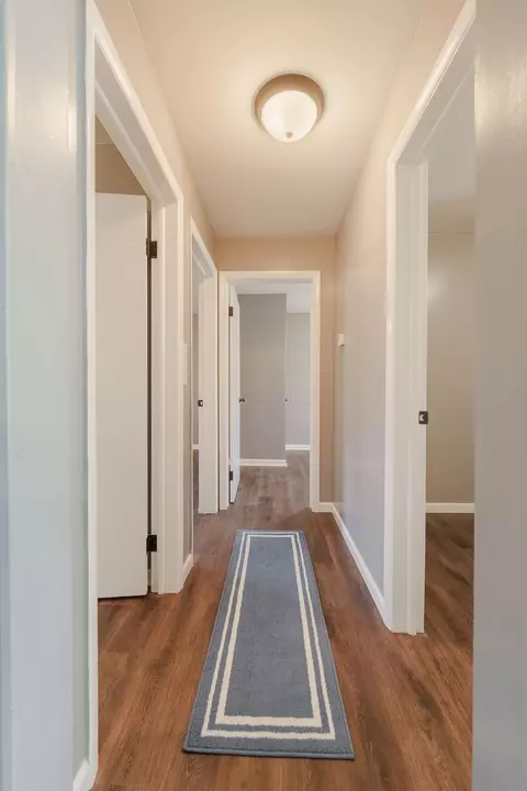 Entry Way - 375 Kingston Pike, Circleville, OH 43113 photo 2 of 2