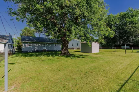 Exterior - 375 Kingston Pike, Circleville, OH 43113 photo 6 of 8