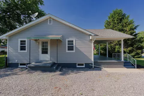 Exterior - 375 Kingston Pike, Circleville, OH 43113 photo 5 of 8