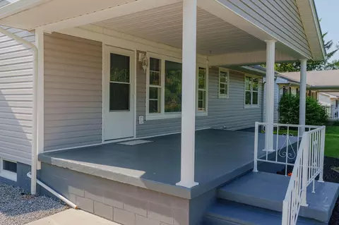 Exterior - 375 Kingston Pike, Circleville, OH 43113 photo 3 of 8