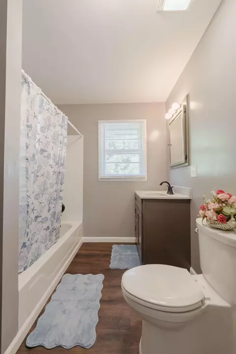 Bath - 375 Kingston Pike, Circleville, OH 43113 photo 1 of 2