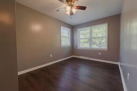 Bedroom - 375 Kingston Pike, Circleville, OH 43113 photo 3 of 3
