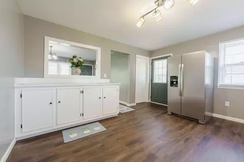 Entry Way - 375 Kingston Pike, Circleville, OH 43113 photo 1 of 2