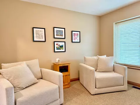 Living - 5831 Ridgewood Rd W, Springfield, OH 45502 photo 1 of 11