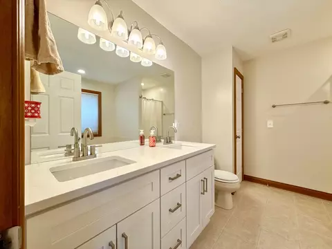 Bath - 5831 Ridgewood Rd W, Springfield, OH 45502 photo 10 of 11