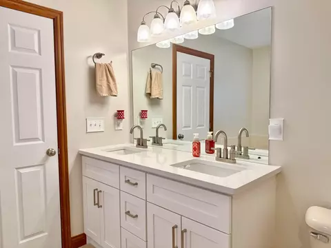 Bath - 5831 Ridgewood Rd W, Springfield, OH 45502 photo 11 of 11
