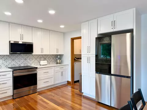Kitchen - 5831 Ridgewood Rd W, Springfield, OH 45502 photo 5 of 8
