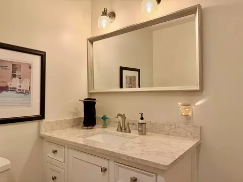 Bath - 5831 Ridgewood Rd W, Springfield, OH 45502 photo 7 of 11