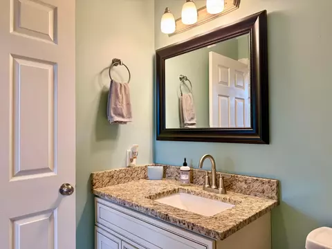Bath - 5831 Ridgewood Rd W, Springfield, OH 45502 photo 5 of 11