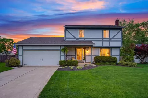 290 Old Coach Pl, Canal Winchester, OH 43110