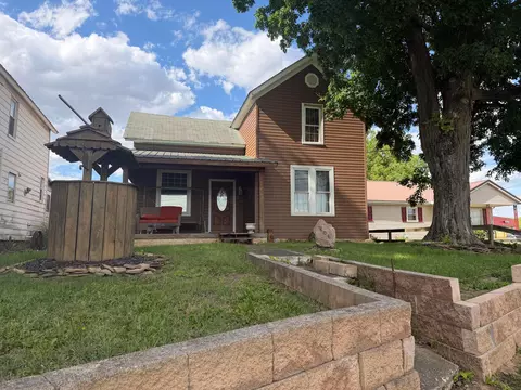 Exterior - 406 Lancaster Pike, Circleville, OH 43113 photo 2 of 6