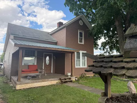 Exterior - 406 Lancaster Pike, Circleville, OH 43113 photo 3 of 6