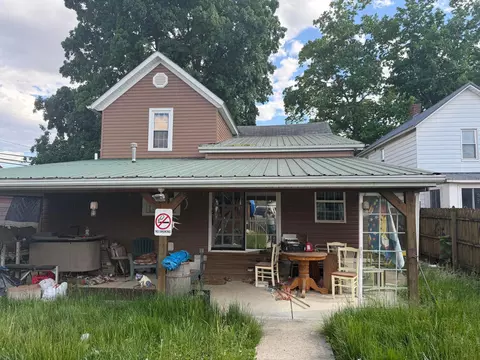 Exterior - 406 Lancaster Pike, Circleville, OH 43113 photo 6 of 6