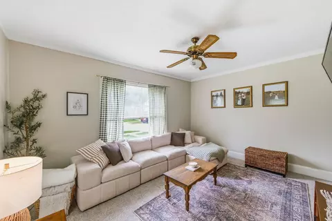 Living - 482 E Farming St, Marion, OH 43302 photo 1 of 4
