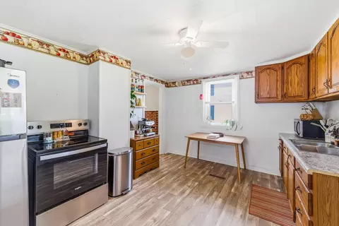 Kitchen - 482 E Farming St, Marion, OH 43302 photo 2 of 3