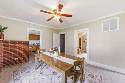 Dining - 482 E Farming St, Marion, OH 43302 photo 3 of 3