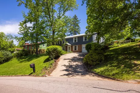 49 Canterbury Dr, Athens, OH 45701