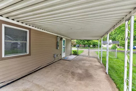 Exterior - 477 Stella Ave, Circleville, OH 43113 photo 5 of 10