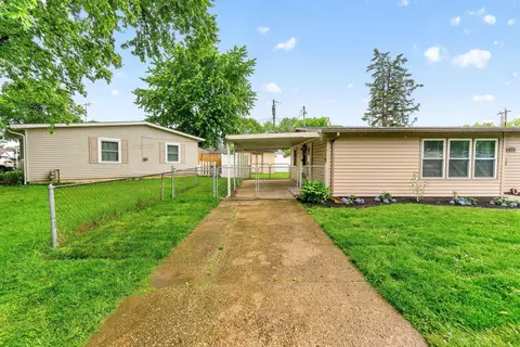 Exterior - 477 Stella Ave, Circleville, OH 43113 photo 4 of 10
