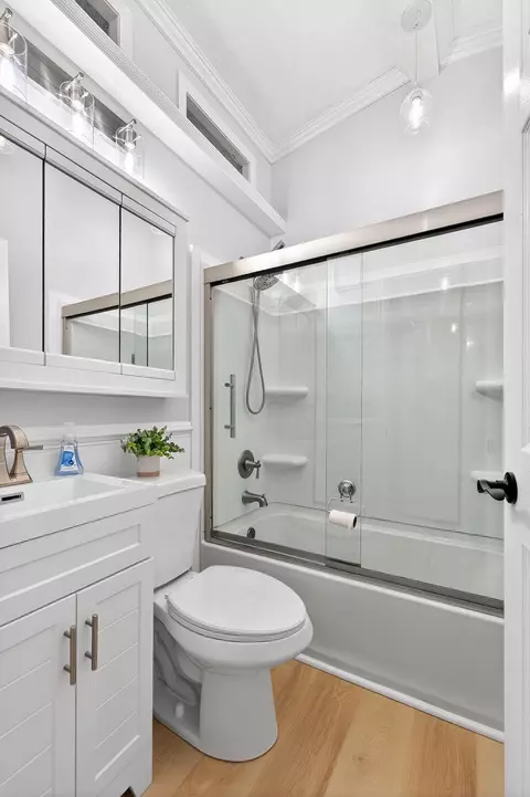 Bath - 477 Stella Ave, Circleville, OH 43113 photo 1 of 4
